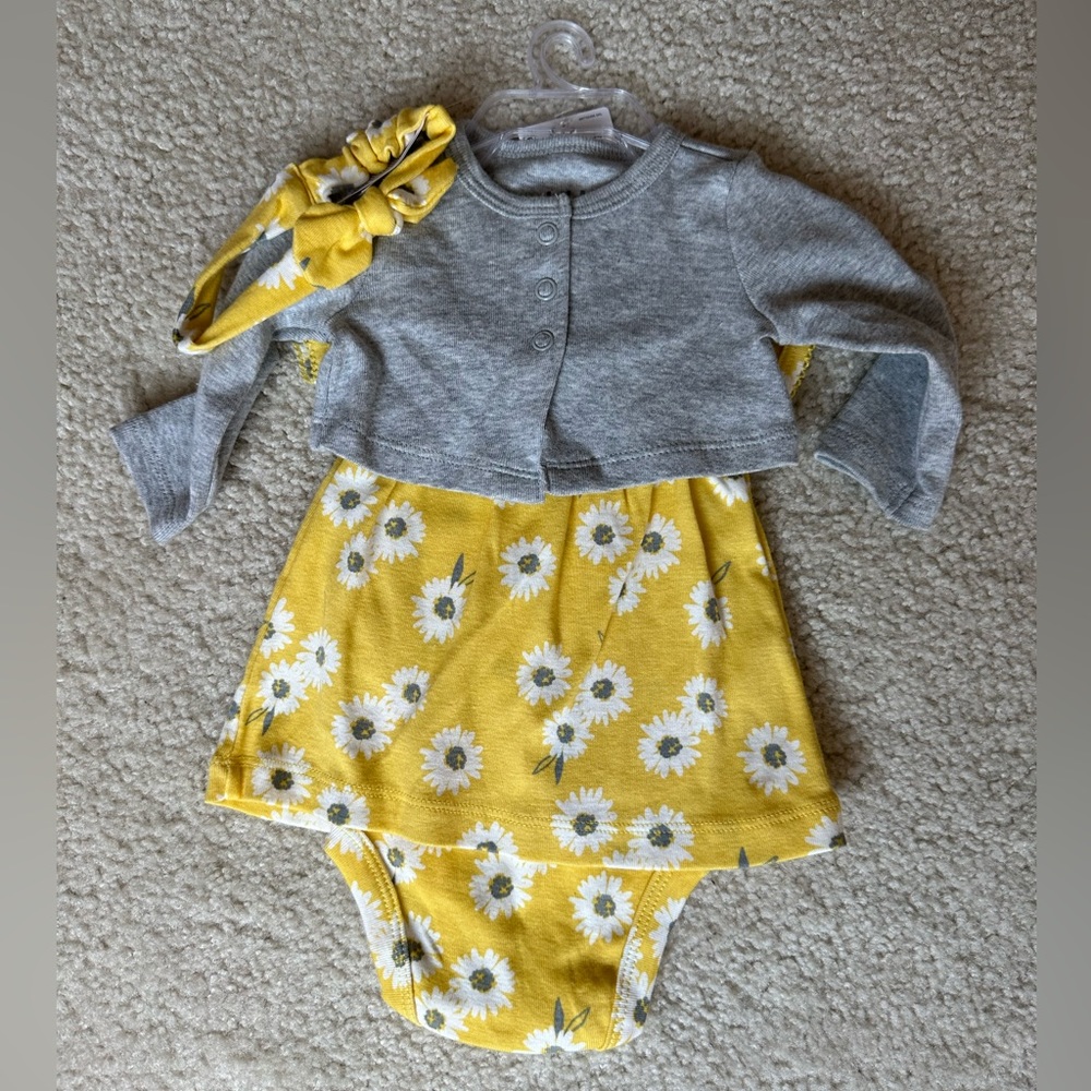 4/15$ 🛍️ Newborn baby girl floral outfit